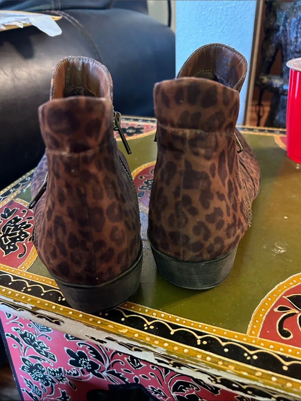 N/A stylish women